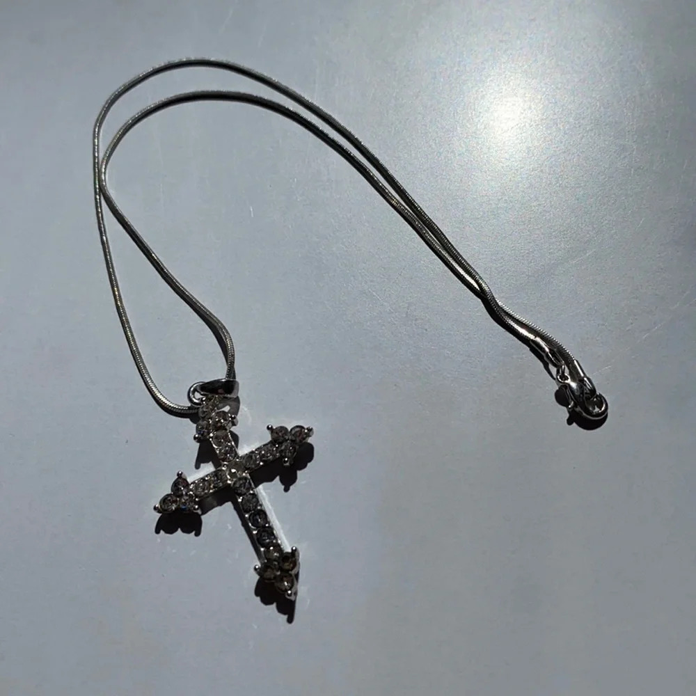 Bedazzled Cross Pendant Necklace Gray Tone Crystals Silver Lobster Claw Chain‎